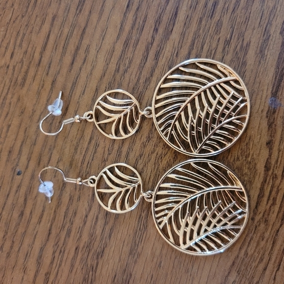 Gold Earrings - Picture 2 of 4